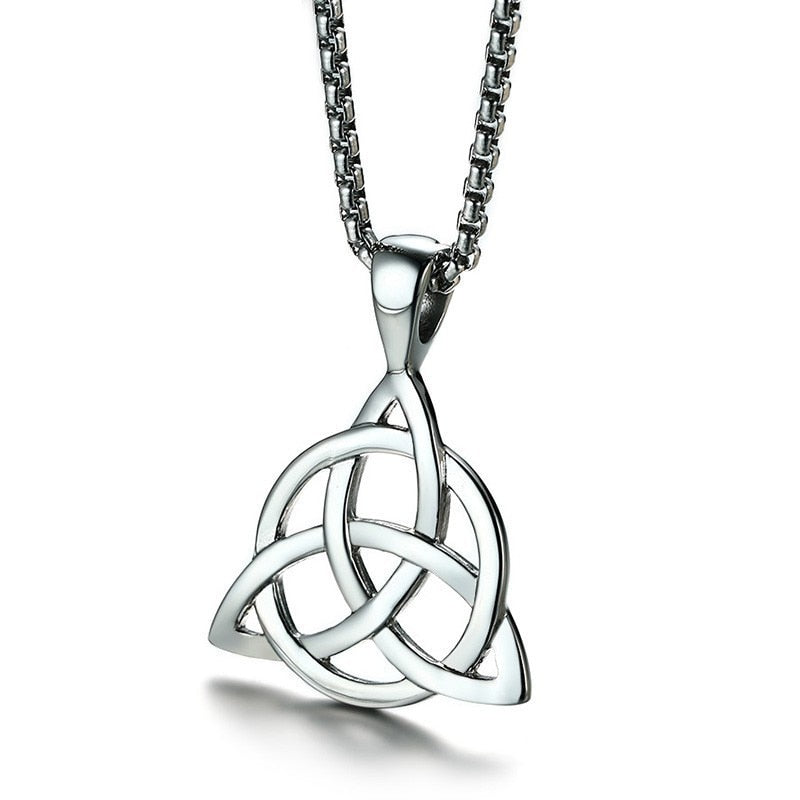 Colar preto irlandês triquetra